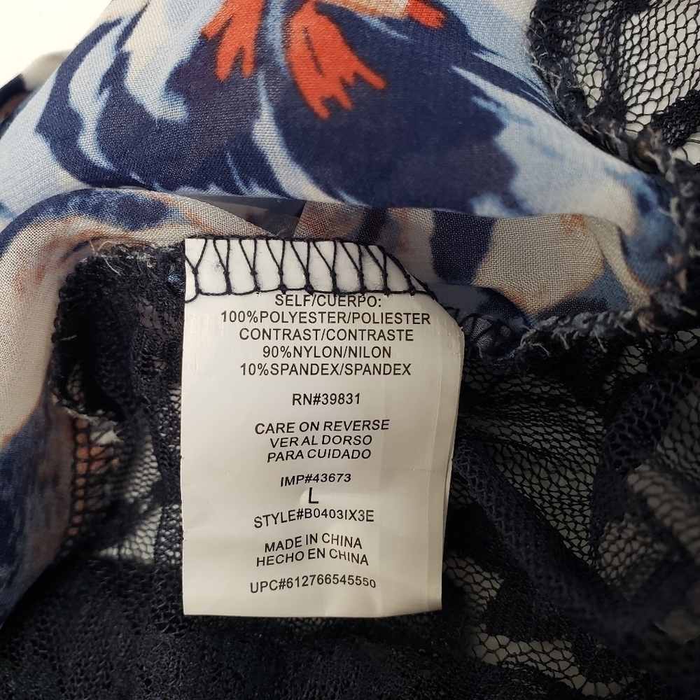 Democracy Lace Back Floral Top Size Large - Picture 7 of 7
